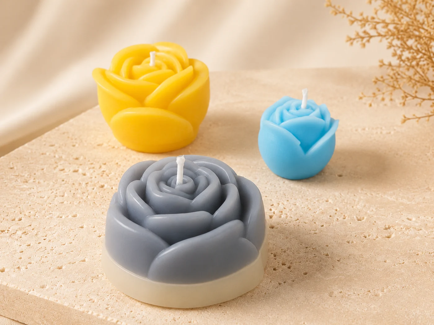 Set de velas artesanales con forma de rosa en diferentes colores de Los Aromas de Rafa